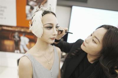 8歲至63歲，上海大劇院零基礎芭蕾女團以舞臺藝術造型乘風破浪